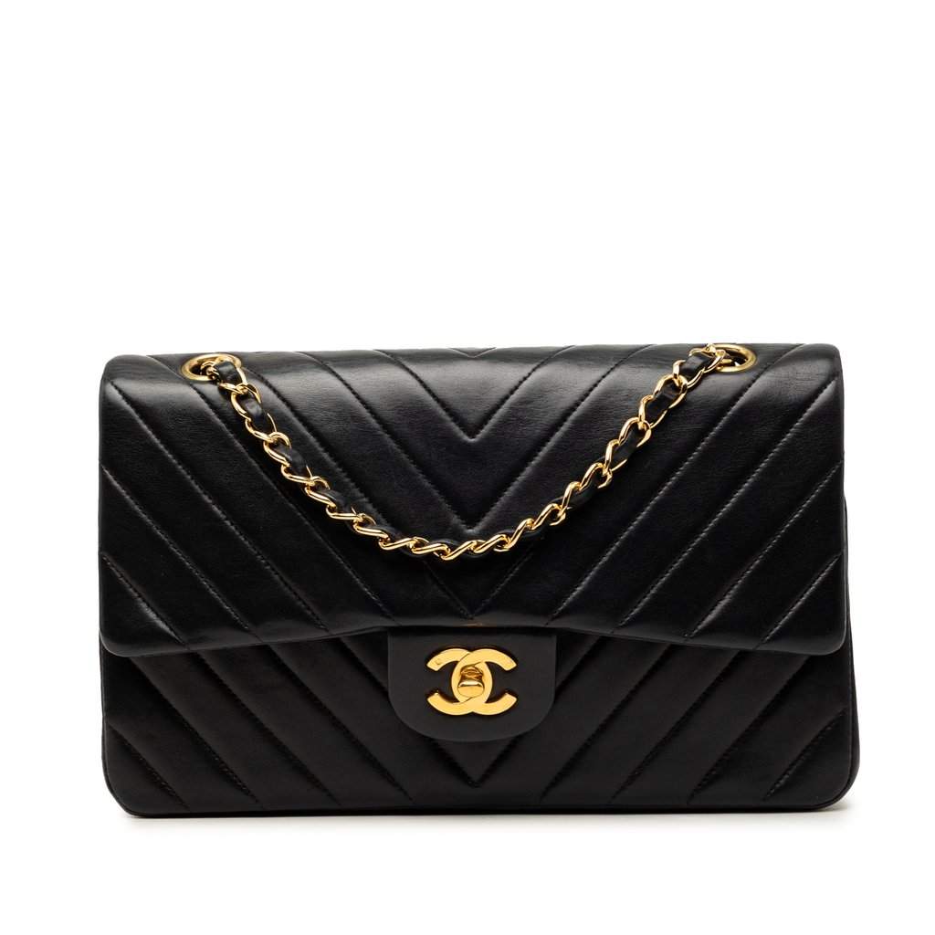 Chanel Medium Classic Chevron Lambskin Double Flap Black Leather Very good - Front View
