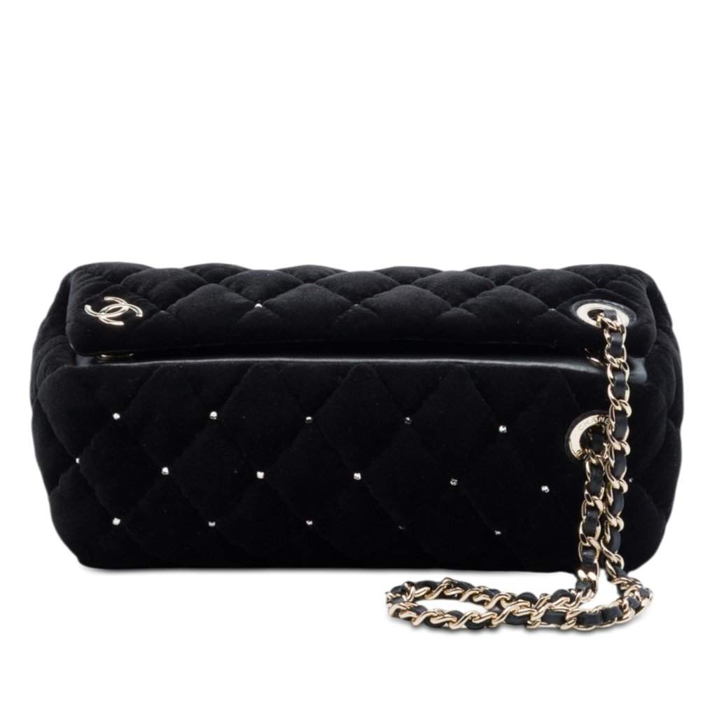 Chanel CC Quilted Velvet Crystal Wristlet Clutch Black Very good - Front View