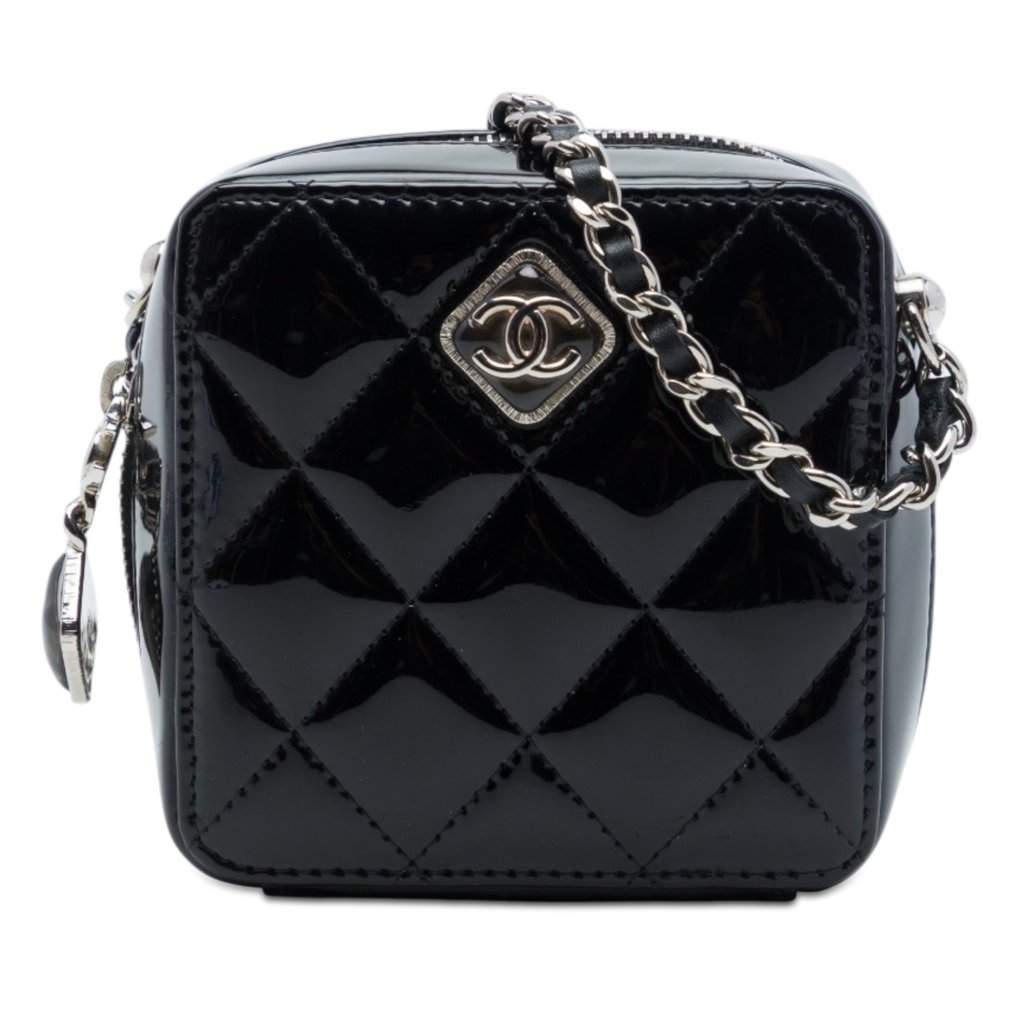 Chanel CC Quilted Patent Diamond Resin Clutch With Chain Black Leather Very good condition - Front View