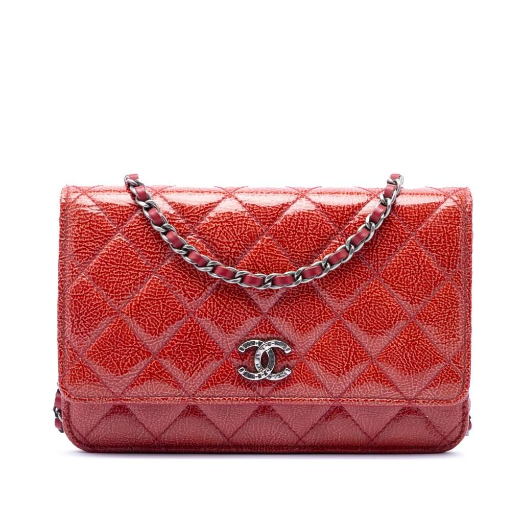 Chanel Paris Dallas CC Quilted Patent Goatskin Wallet on Chain Red Leather Very good condition - Front View