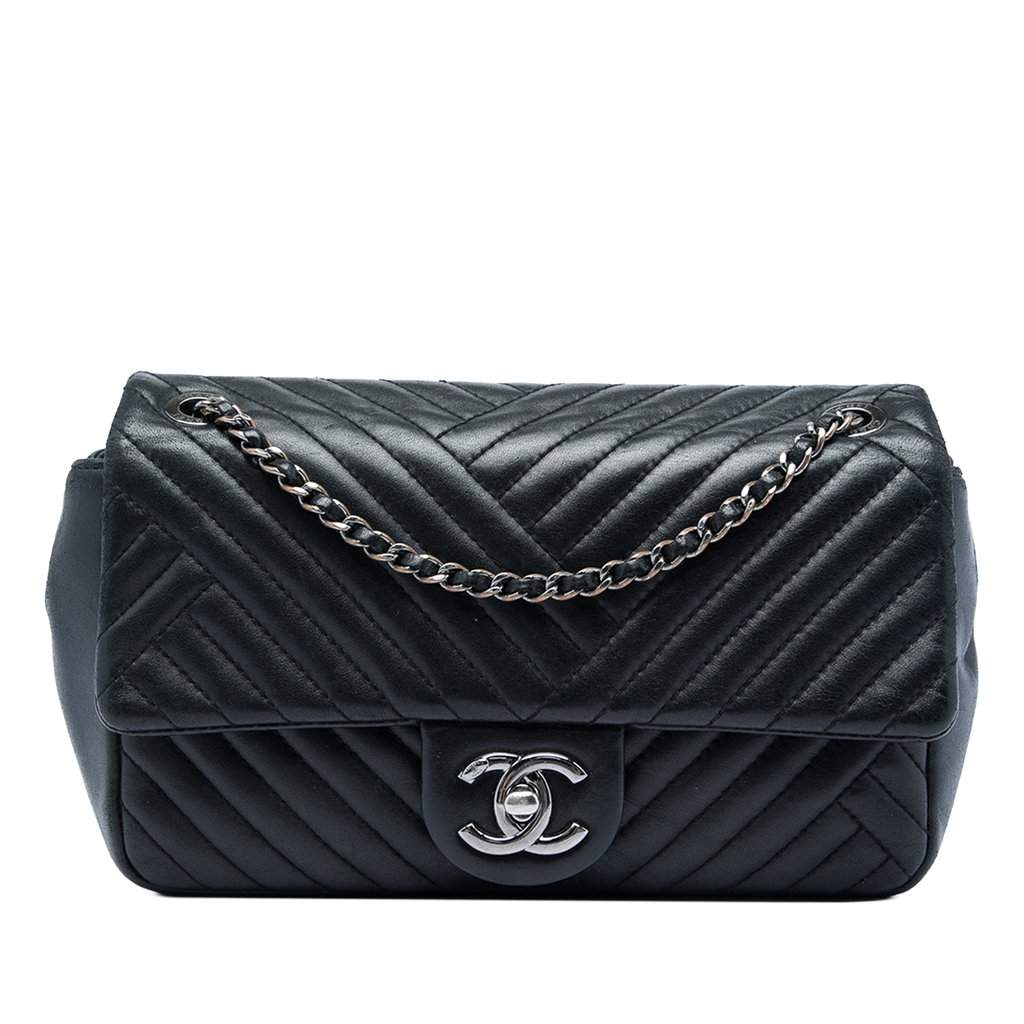 Chanel Small Lambskin CC Crossing Flap Black Leather Very good condition - Front View