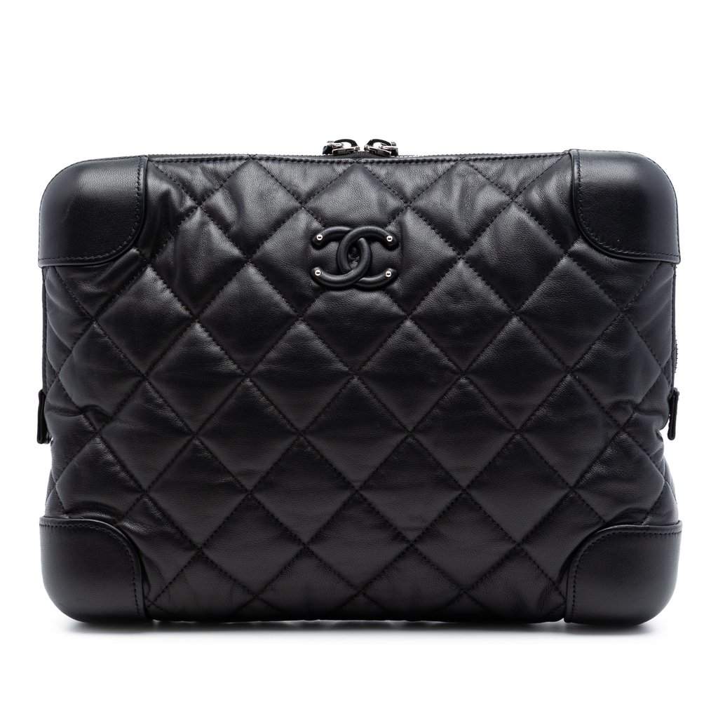Chanel CC Quilted Lambskin Classic Trunk Case Black Leather Very good condition - Front View