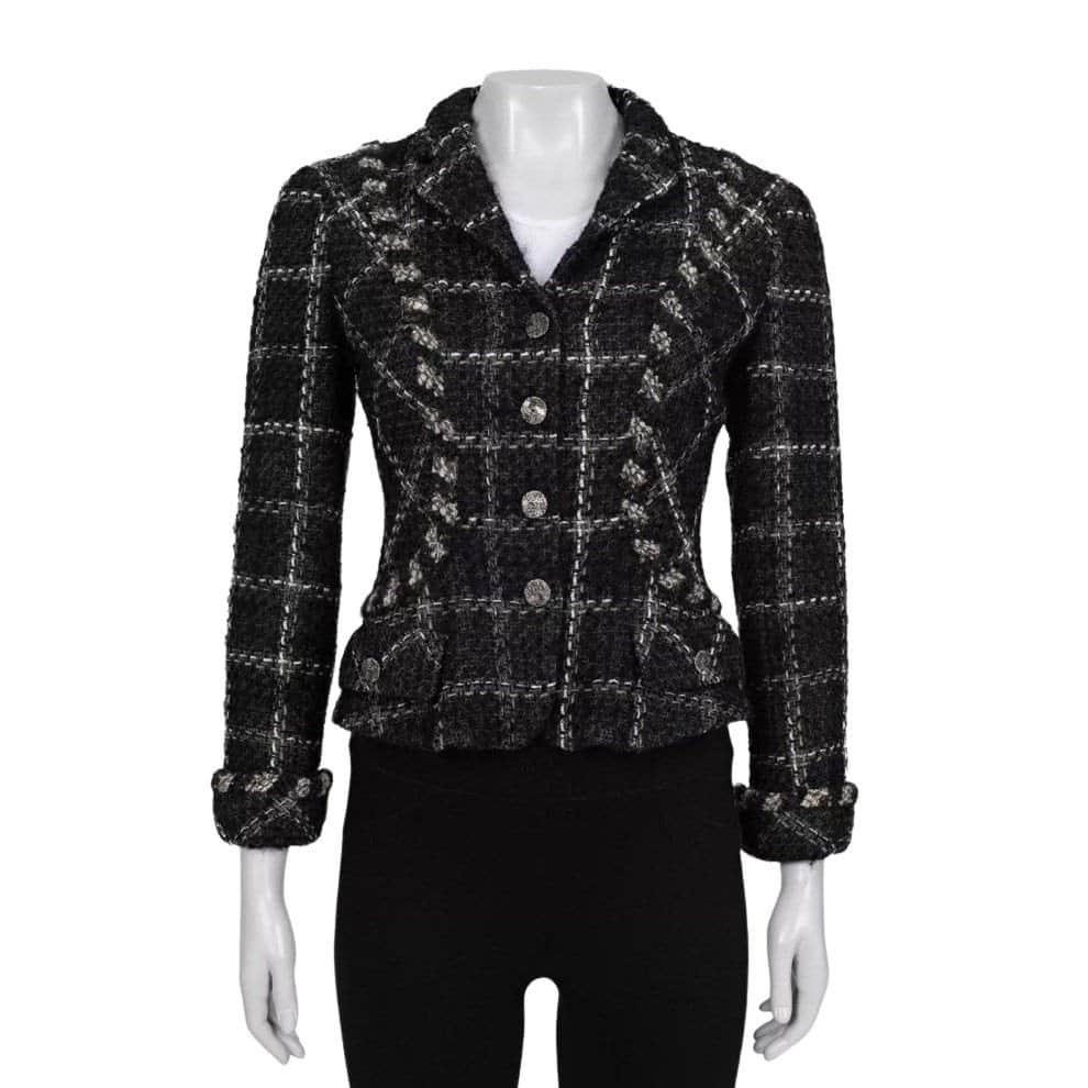 Chanel Chanel Vintage Black Tweed Fitted Jacket, Sz 38/M Pre-owned Black Tweed Good condition - Front View