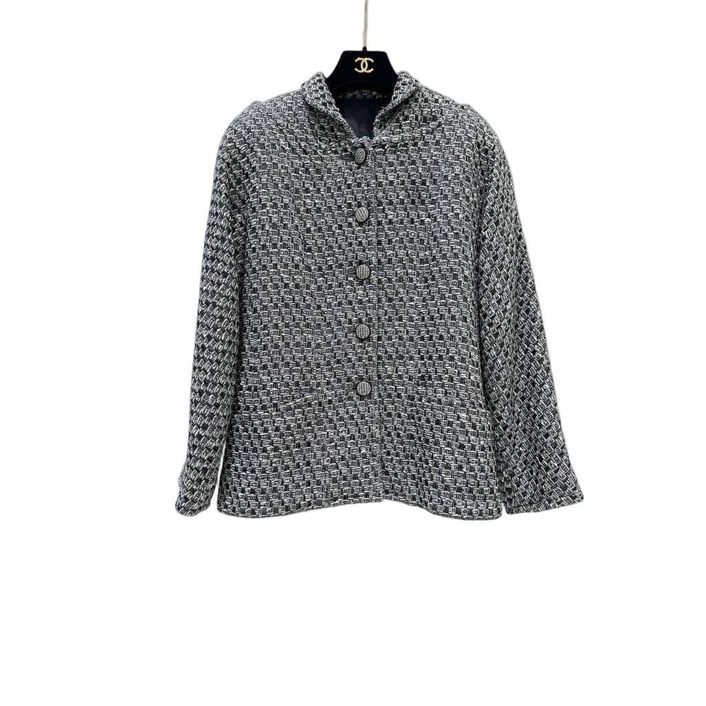 Chanel Chanel 2013 Black White Silver Lurex Tweed Jacket - Size S Pre-owned Black Tweed Good condition - Front View