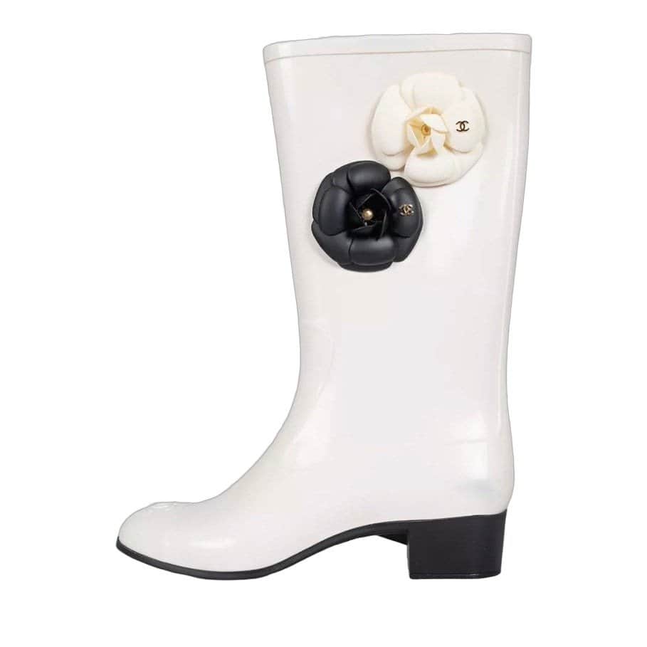 Chanel Chic Chanel White Rubber Boots Size 36 Pre-owned White Good condition - Front View