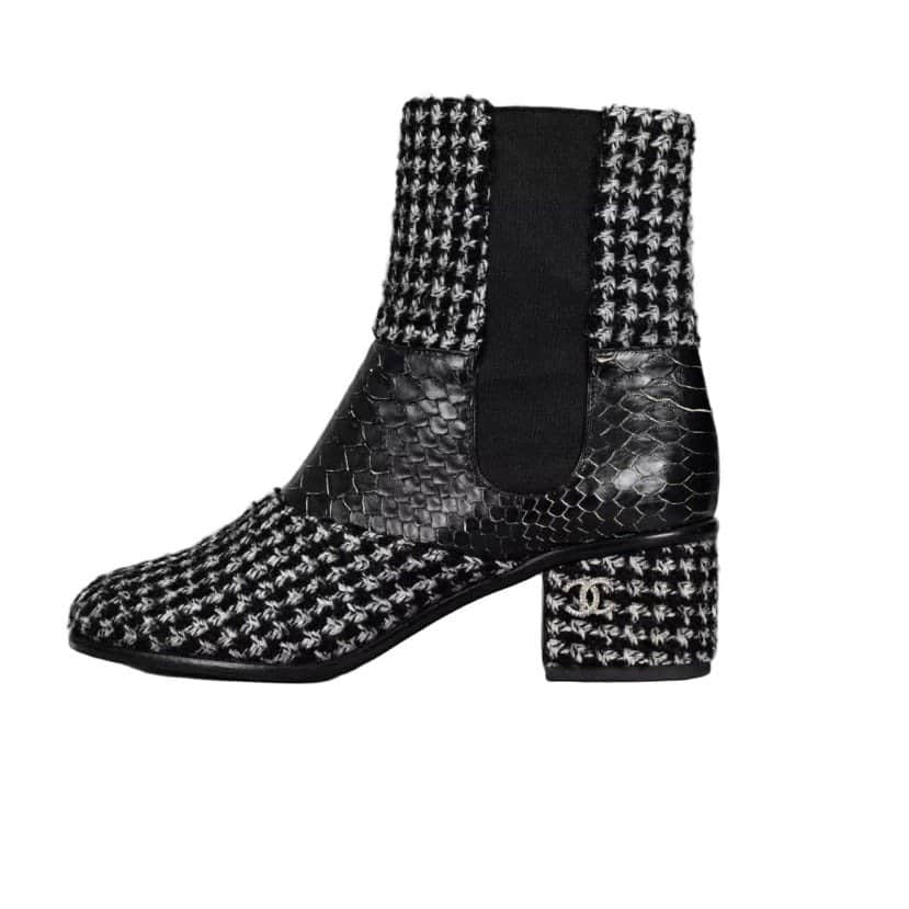 Chanel Chanel Tweed Ankle Boots, Size 38.5 Pre-owned MultiColor Tweed Good condition - Front View