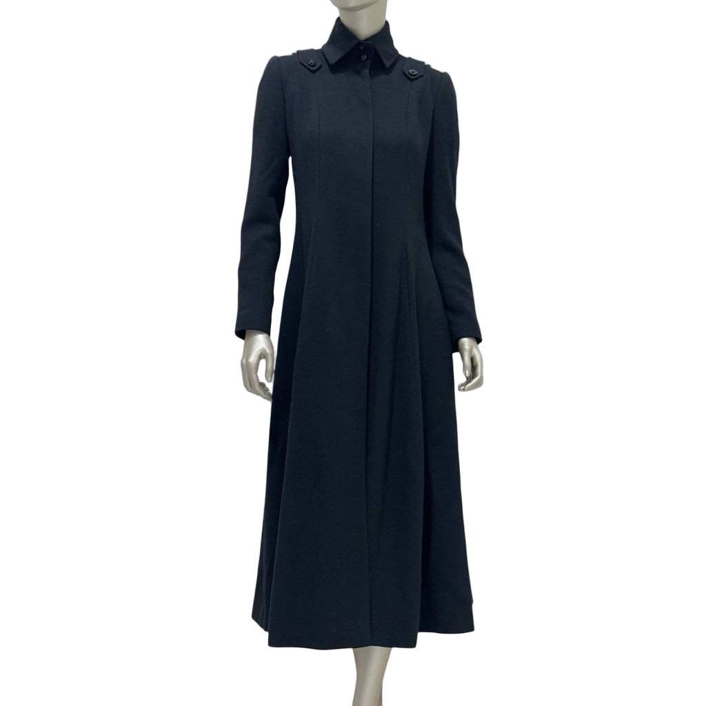 Chanel Chanel Black Wool Coat - Silk Lined & Tailored Sz.36 Pre-owned Black Wool Good condition - Front View