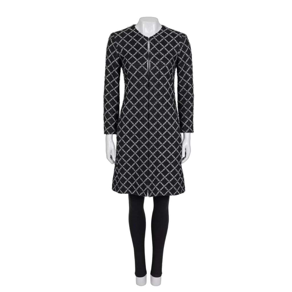 Chanel NWOT Chanel Black Printed Coat  EU34/XS Pre-owned Black Never worn - Front View