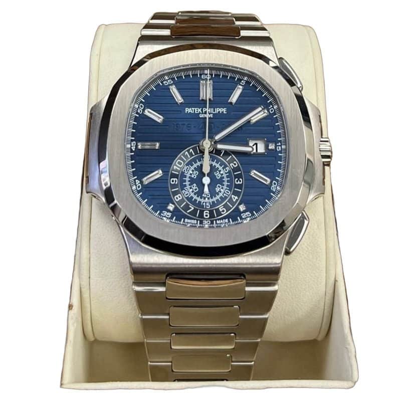 Patek Philippe Nautilus 44mm Blue Never worn - Front View