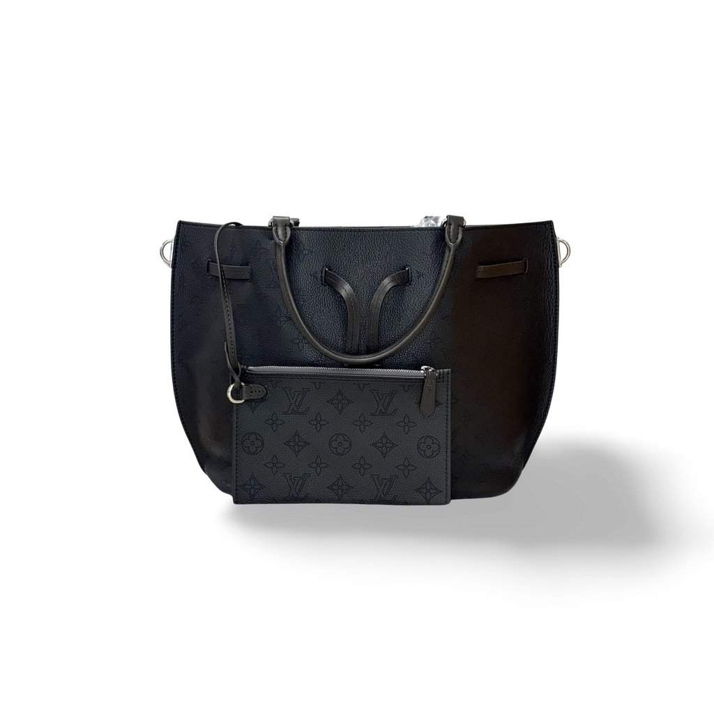 Louis Vuitton Girolata Black M54402 GIROLATA MAHINA NOIR Black Leather Good - Front View