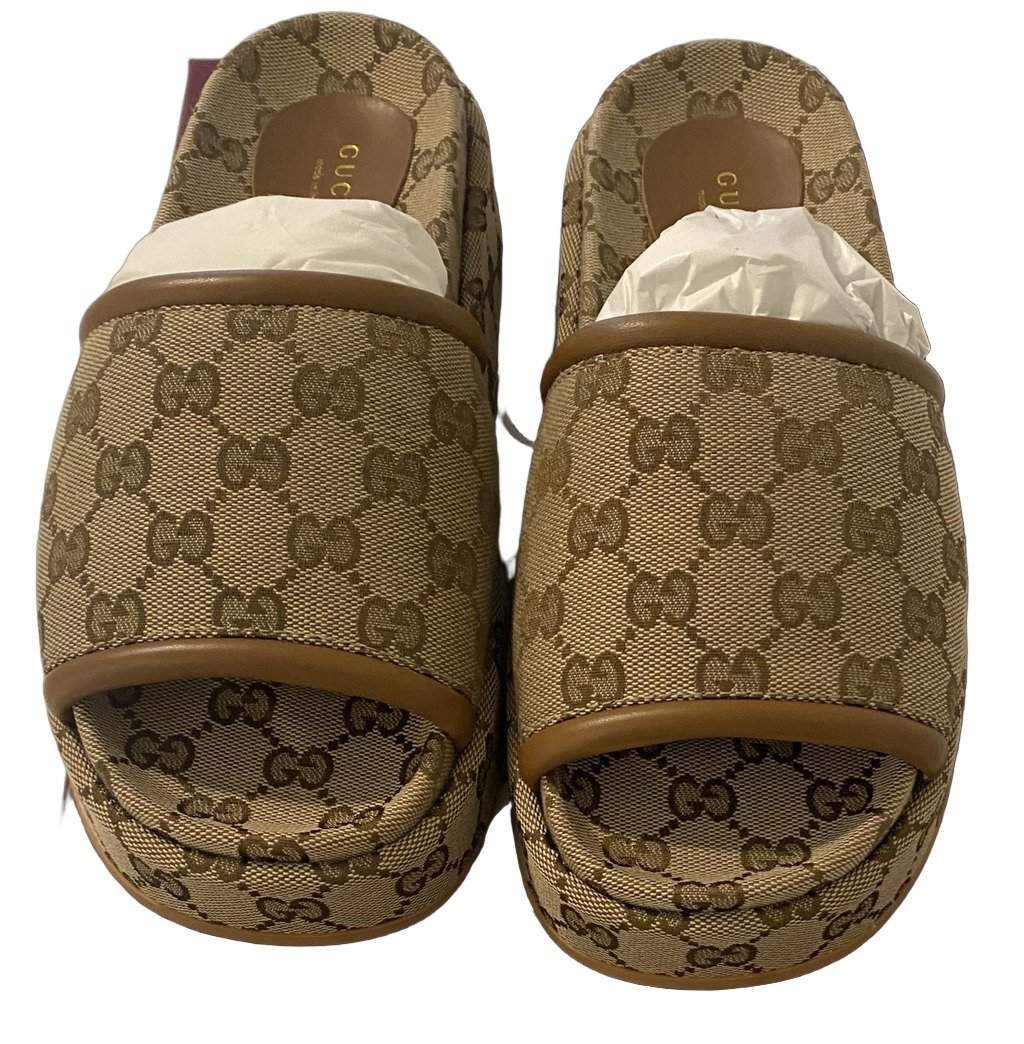 Gucci Double G