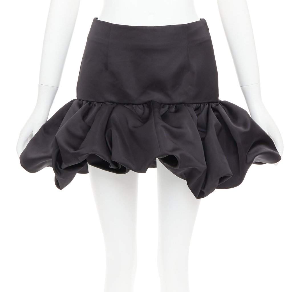 Area Black Silk Skirt Black Silk Very good condition - Front View