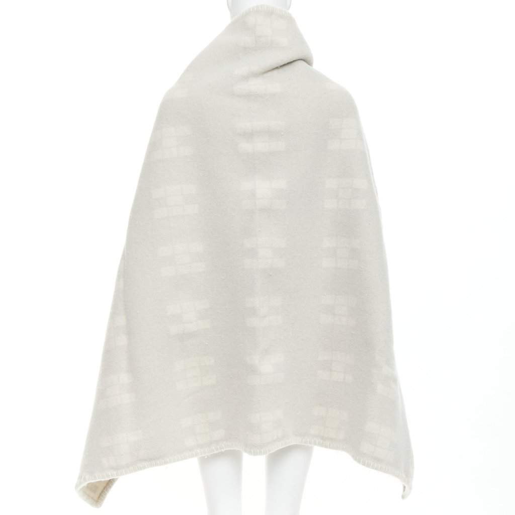 Hermès Grey Cashmere Scarf Grey Cashmere Fair condition - Front View