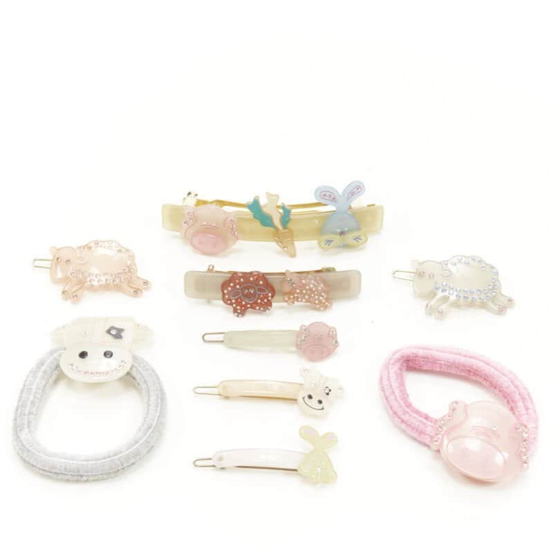 Unsigned Farm Hair Clips Other Plastic Very good condition - Front View