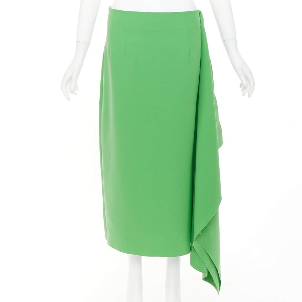 Unsigned Green Polyester Skirt Green Polyester Very good condition - Front View