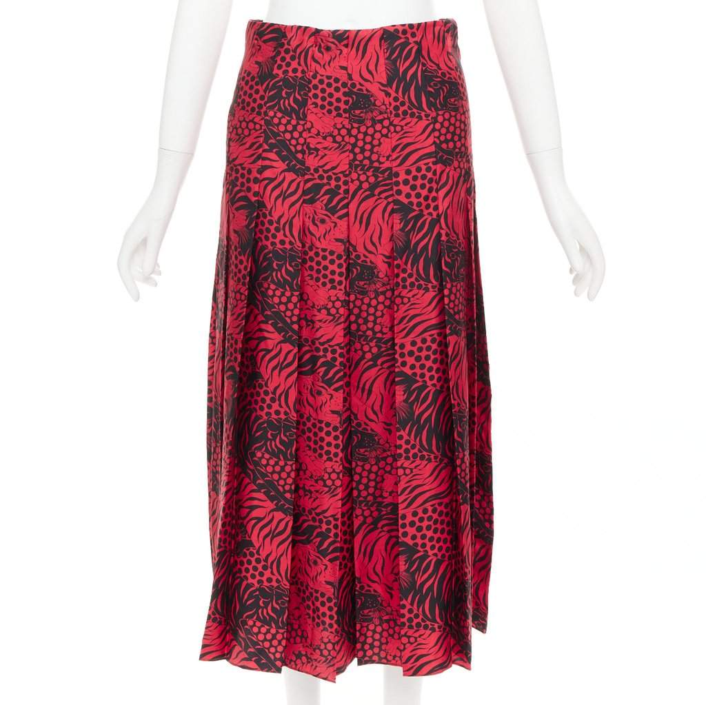 Gucci Red Silk Skirt Red Silk Very good condition - Front View