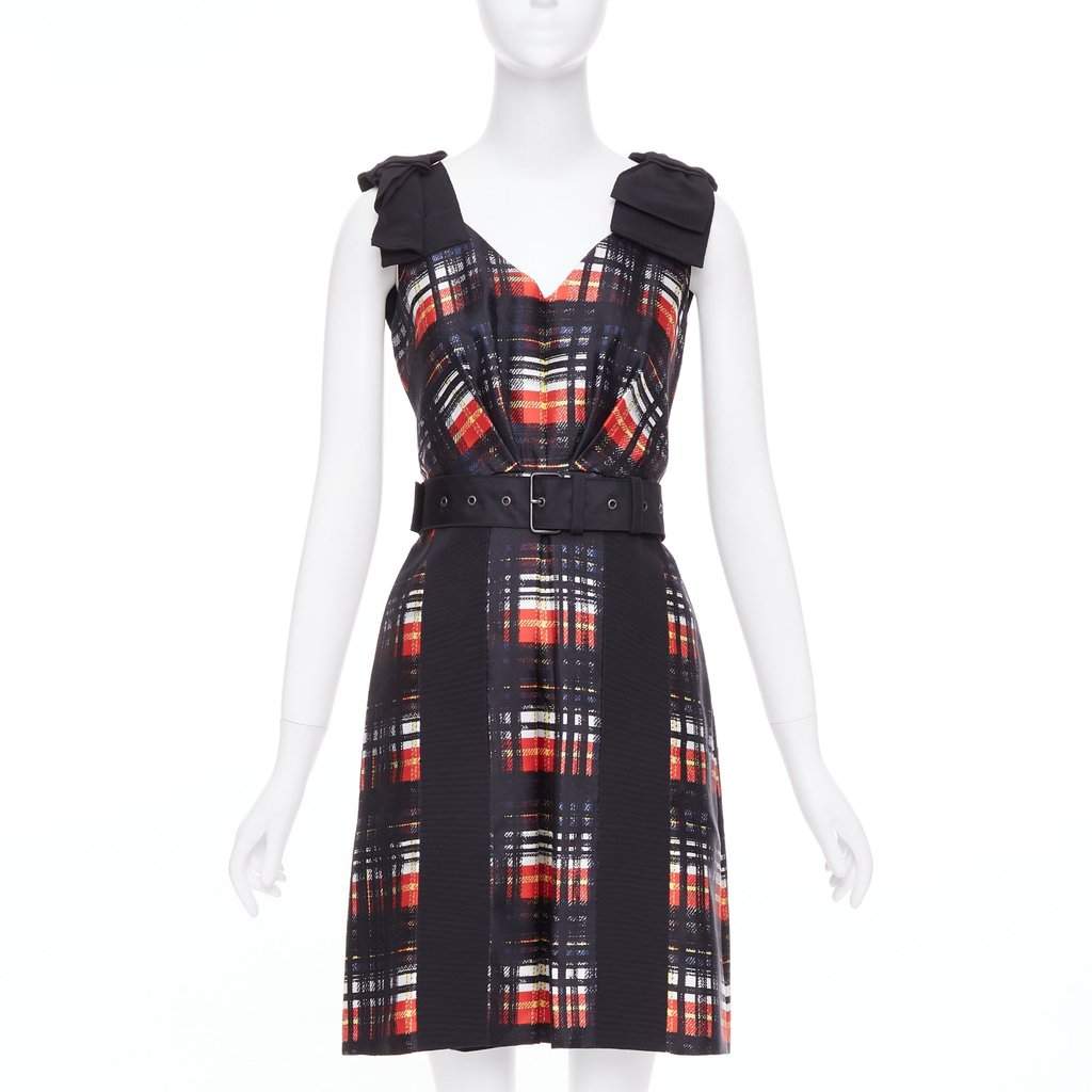 Prada Black Wool Dress Black Wool Very good condition - Front View