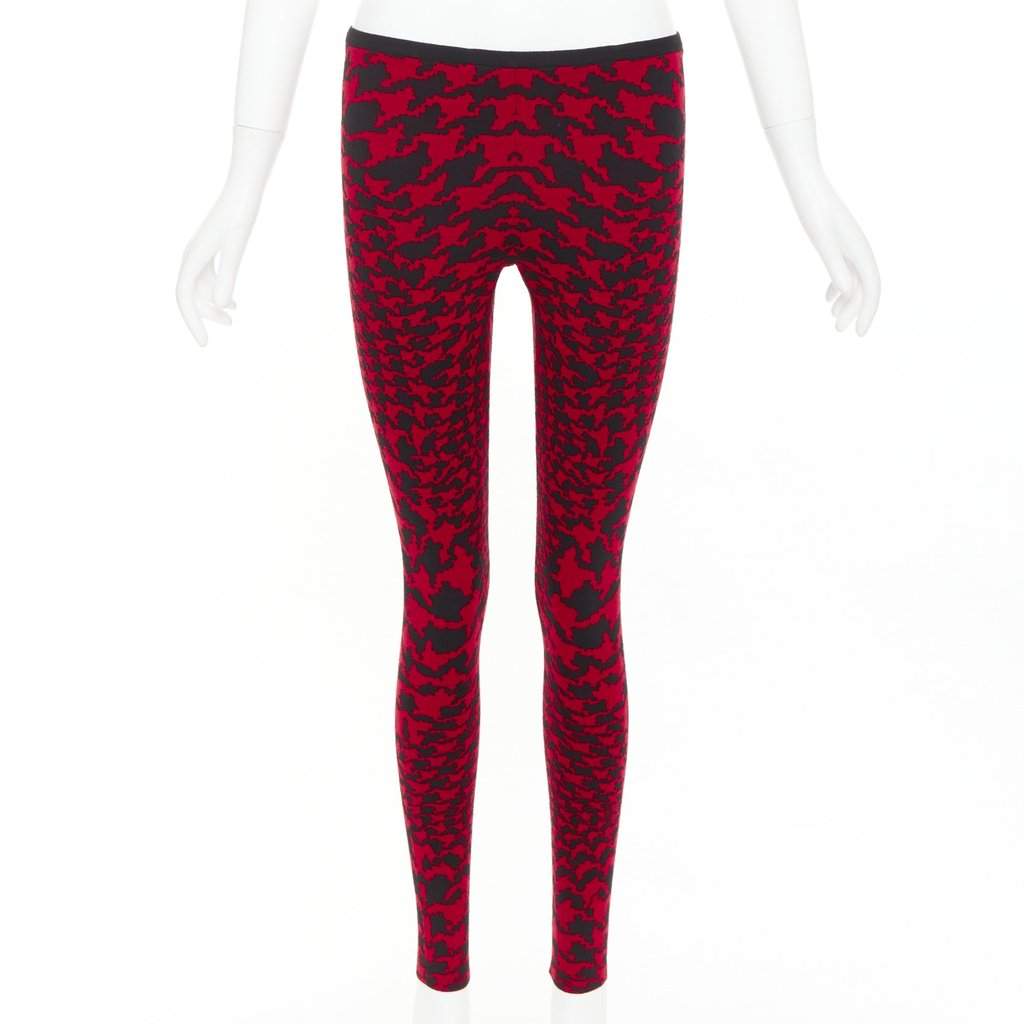 Alexander McQueen Red Wool Trouser Red Wool Very good condition - Front View