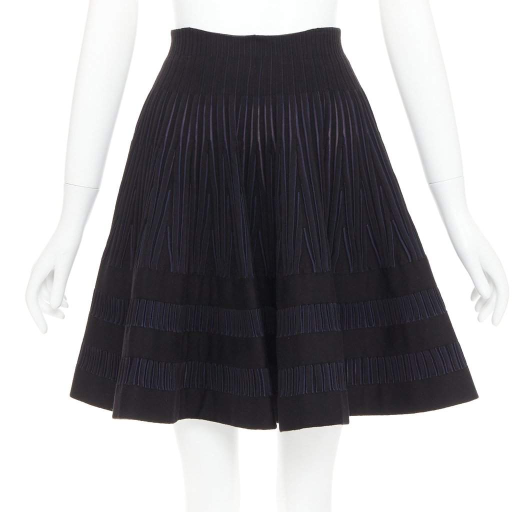 Alaïa Black Wool Skirt Black Wool Very good condition - Front View