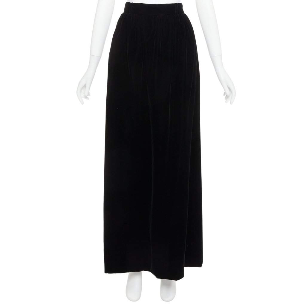 Alexandre Vauthier Black Velvet Skirt Black Velvet Very good condition - Front View