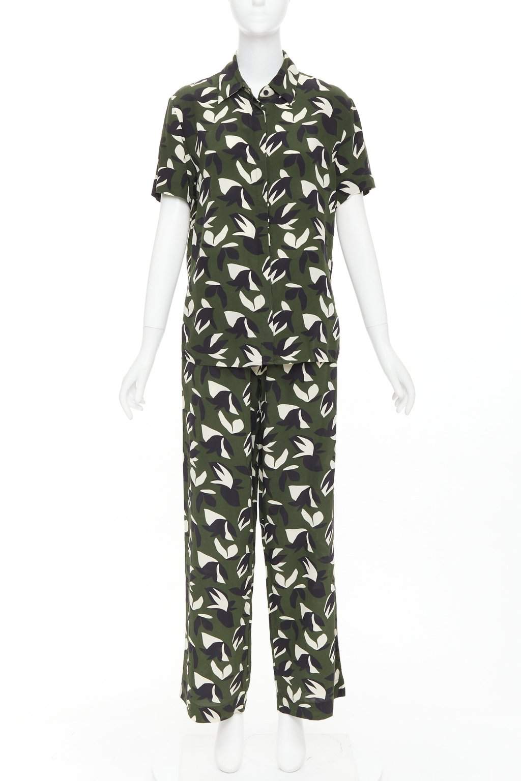Unsigned Green Silk Jumpsuit Green Silk Very good condition - Front View