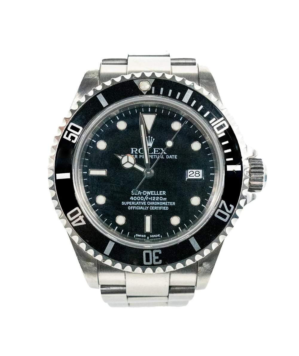 Rolex Sea-Dweller 4000 Date Stainless Steel Automatic 16600 Men's Wristwatch 40mm Silver Very good - Front View