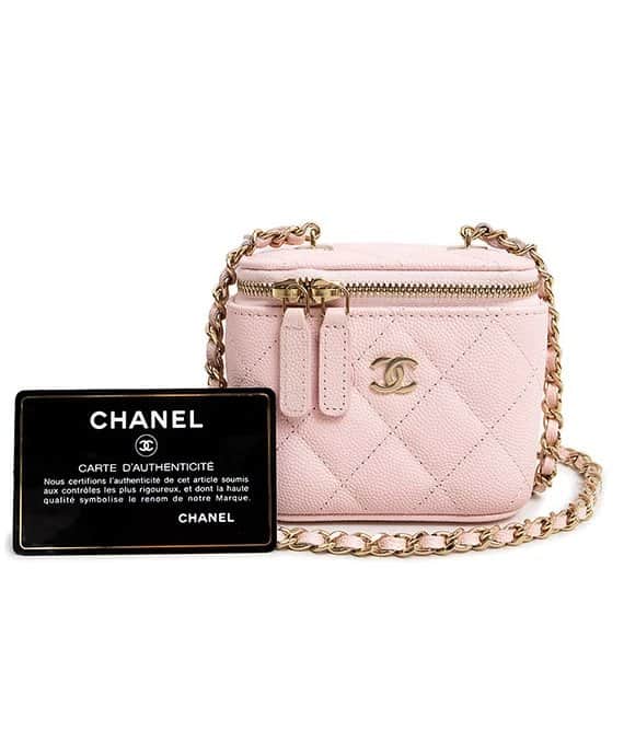 Chanel Matelasse Light Pink Classic Small Vanity Case with Chain in Caviar Leather with Champagne Gold Hardware Beige Leather Never worn - Front View