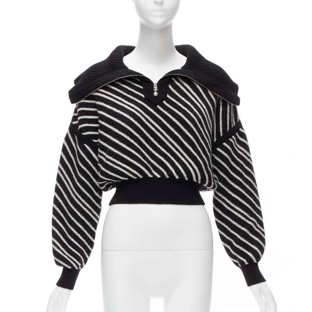 Chanel Stripe CC Sweater Black Cashmere Never worn - Front View