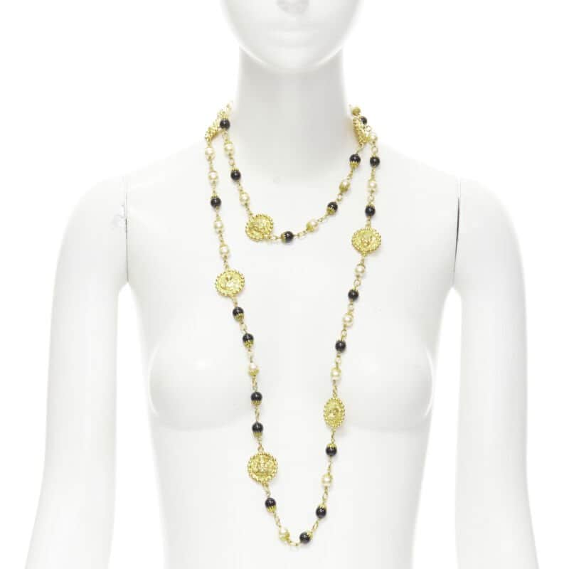 Chanel Lion Head Necklace Gold Metal Very good - Front View