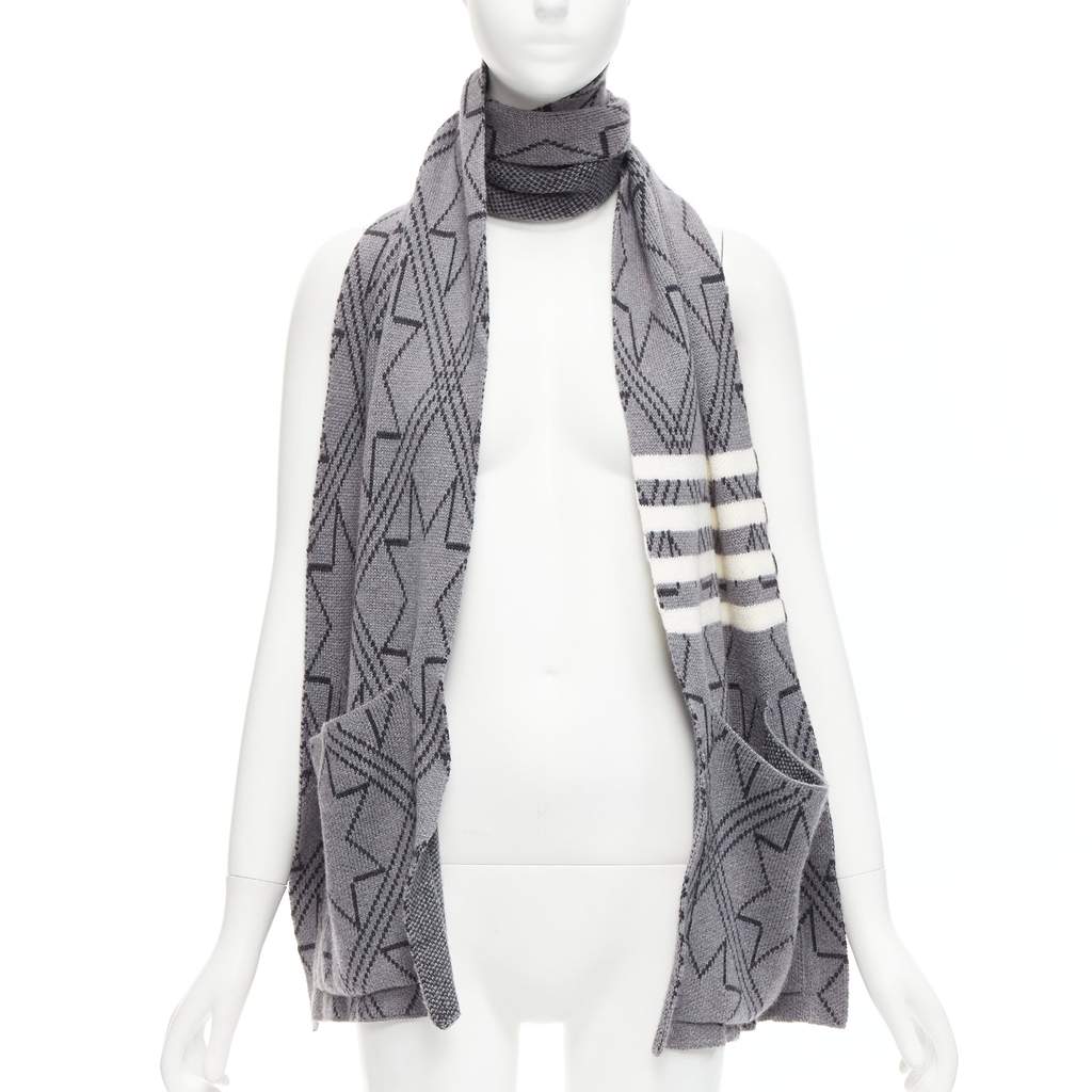 Thom Browne Graphic Star Scarf Grey Very good - Front View