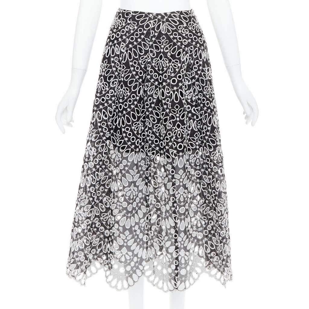 Oscar De La Renta Embroidery Anglais Skirt Black Silk Never worn - Front View
