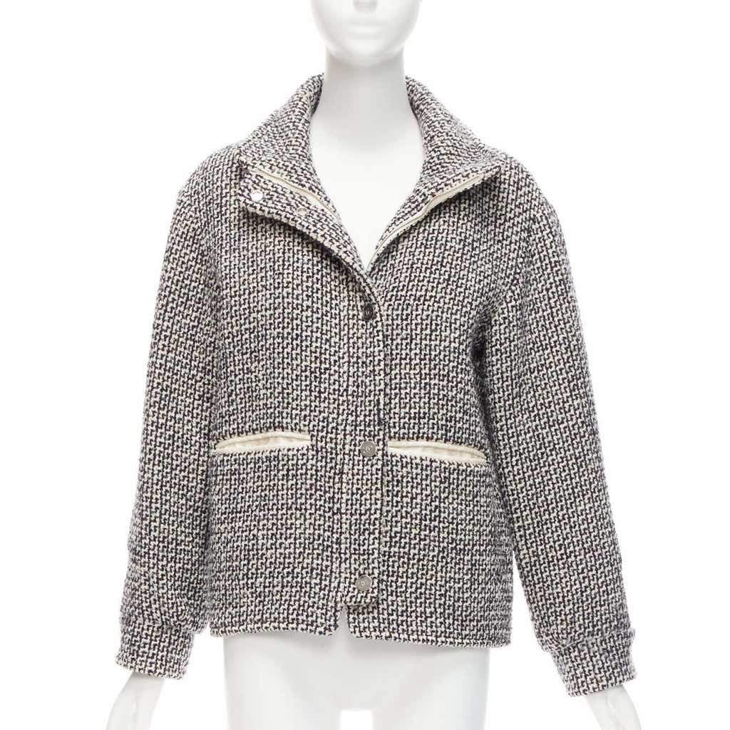 Chanel Reversible Tweed Puffer Coat White Wool Good condition - Front View