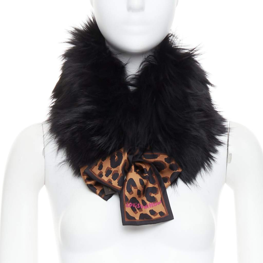 Louis Vuitton Graffiti Collar Scarf Black Fur Very good - Front View