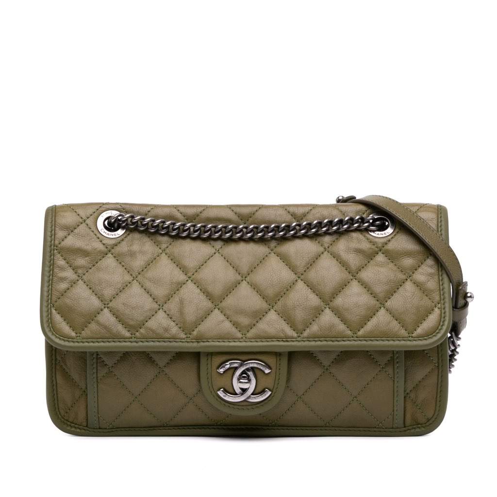 Chanel Medium Quilted Calfskin Casual Riviera Flap Green Leather Good condition - Front View