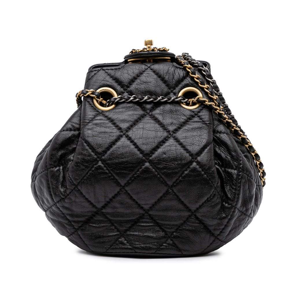 Chanel CC Quilted Lambskin Chain Drawstring Bucket Bag Black Leather Good condition - Front View