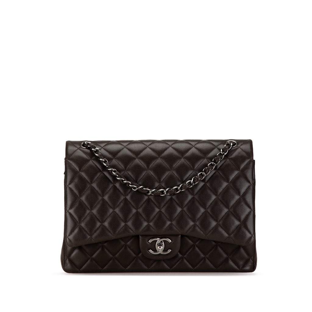 Chanel Maxi Classic Lambskin Double Flap Black Leather Very good condition - Front View