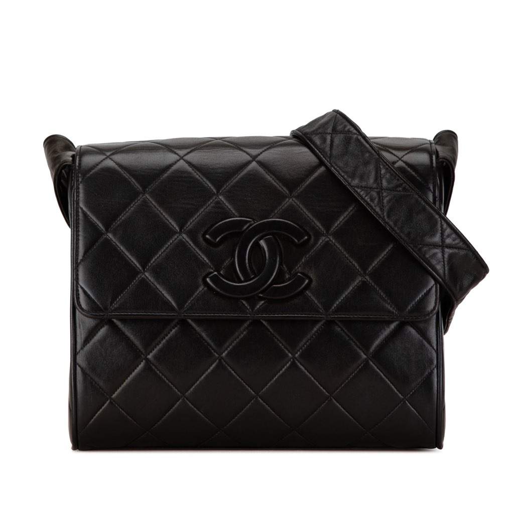 Chanel CC Quilted Lambskin Flap Black Leather Very good - Front View