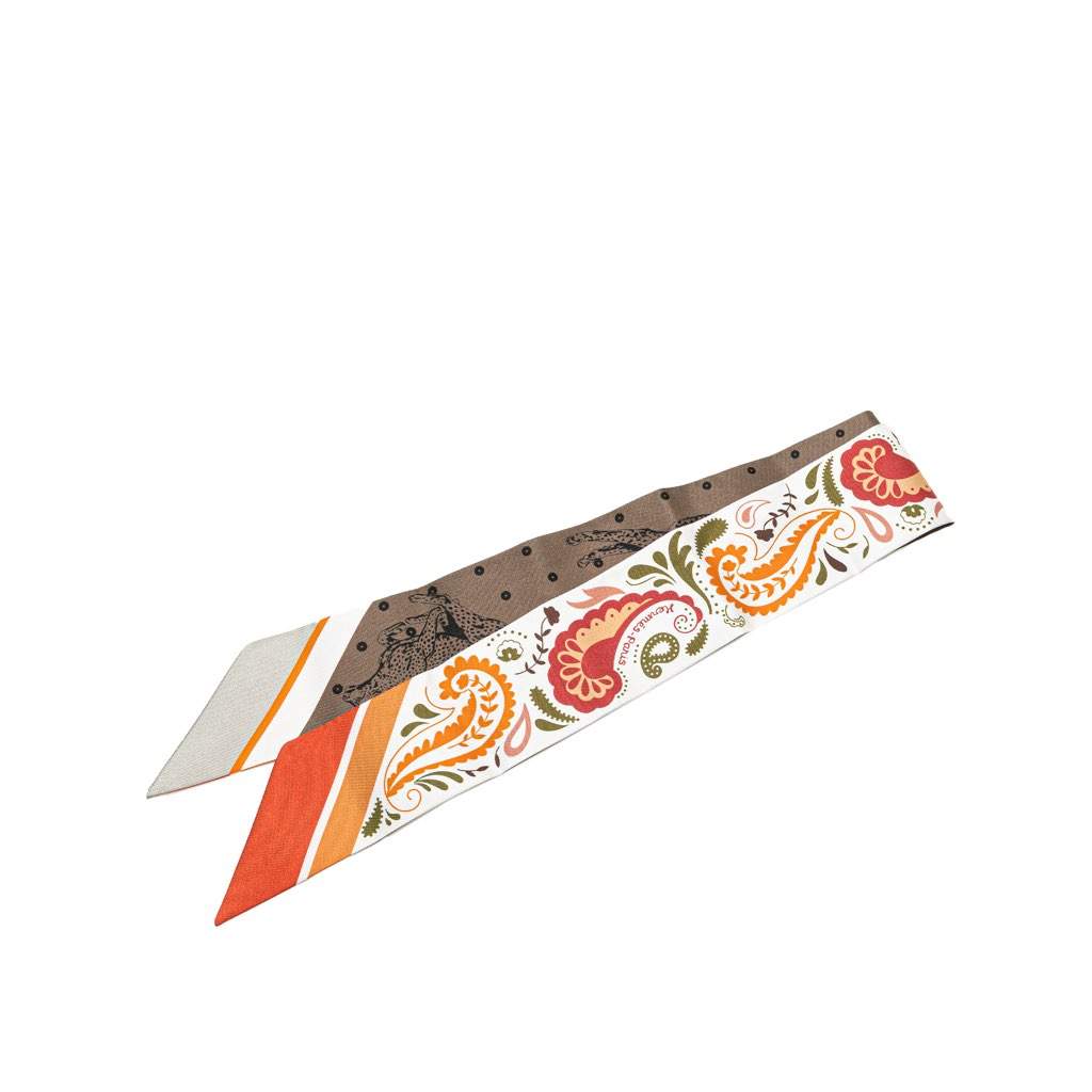 Hermès Guepards Silk Twilly Scarf White Silk Good condition - Front View