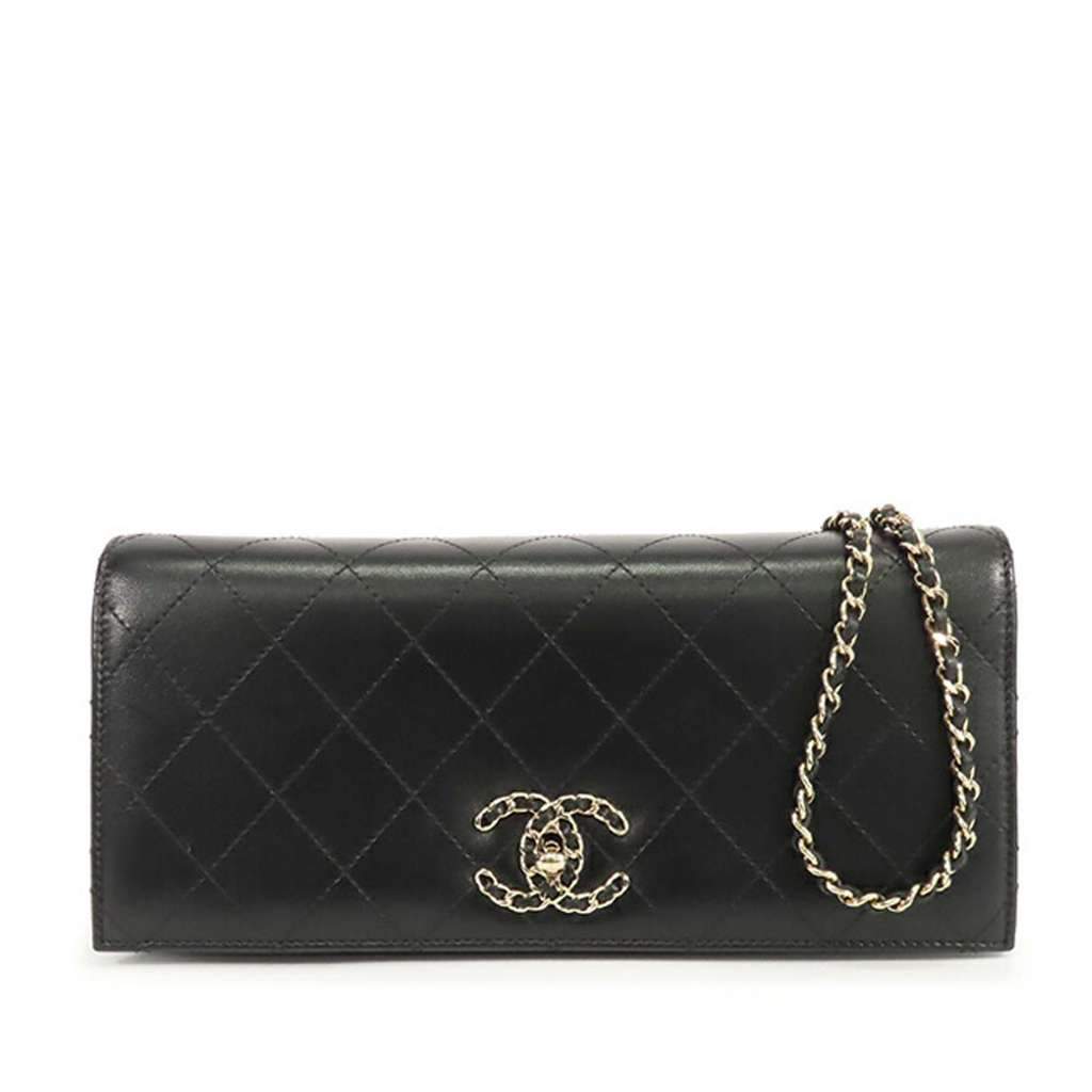Chanel CC Stitched Lambskin Clutch With Chain Black Leather Good condition - Front View
