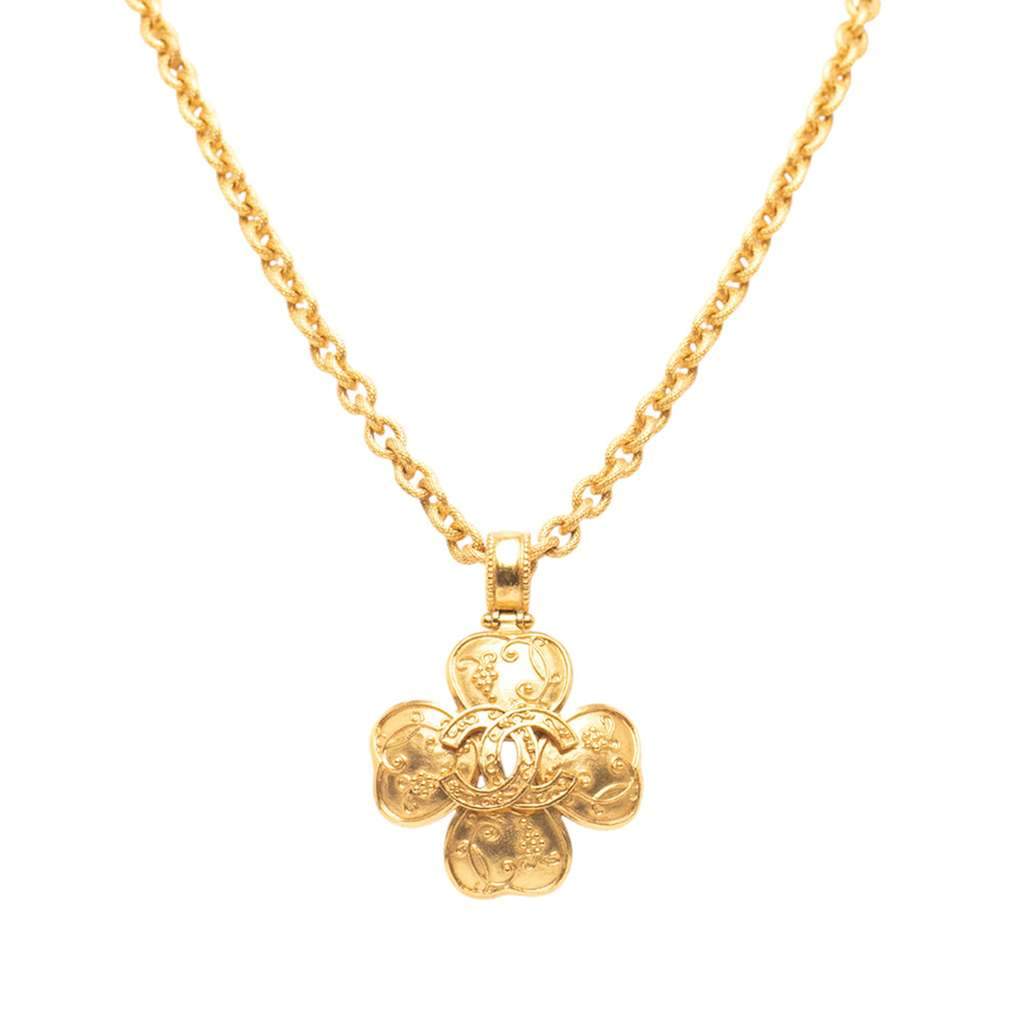 Chanel Gold Plated CC Clover Pendant Necklace Gold Metal Very good condition - Front View
