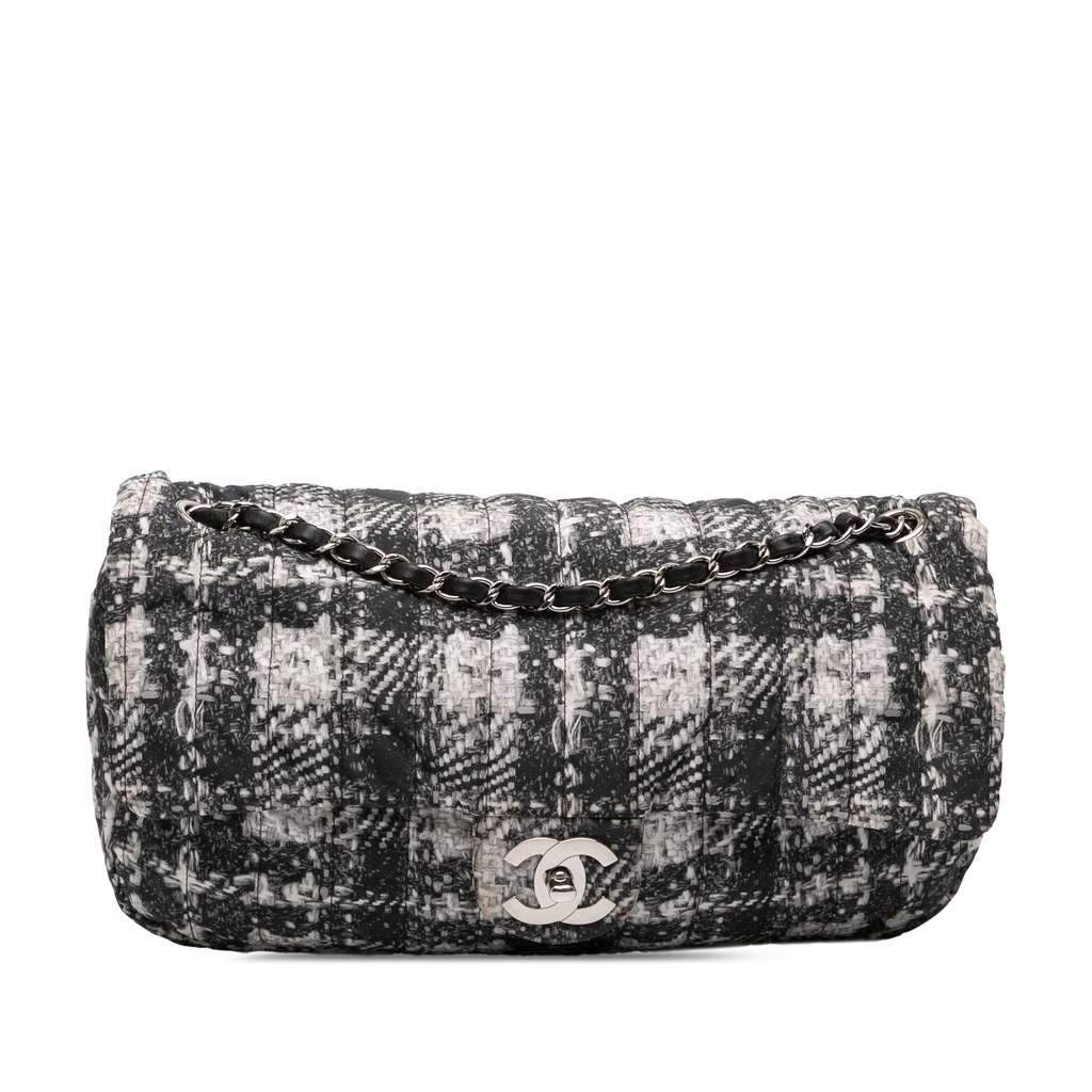 Chanel CC Tweed Print Nylon Single Flap Grey Very good condition - Front View