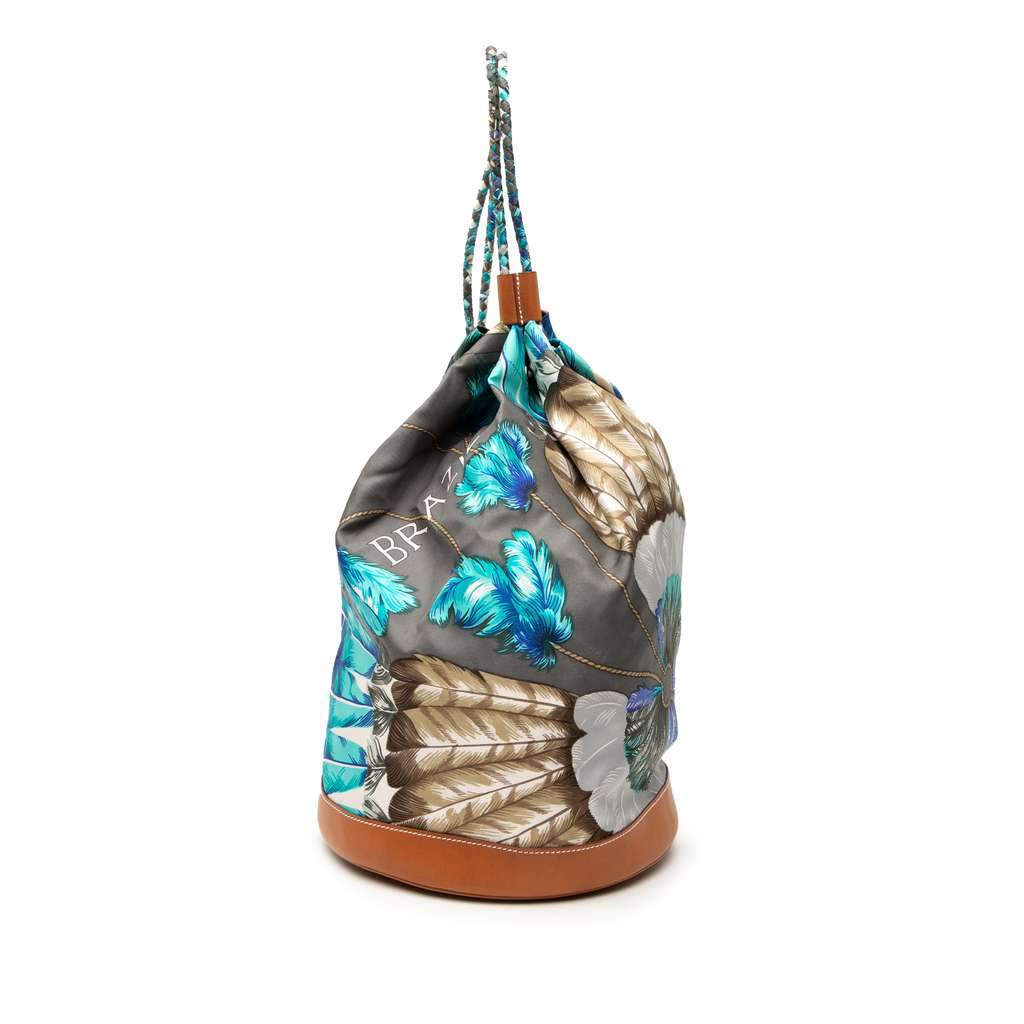 Hermès Silk Brazil Sac Soie Cool 22 Grey Silk Good condition - Front View