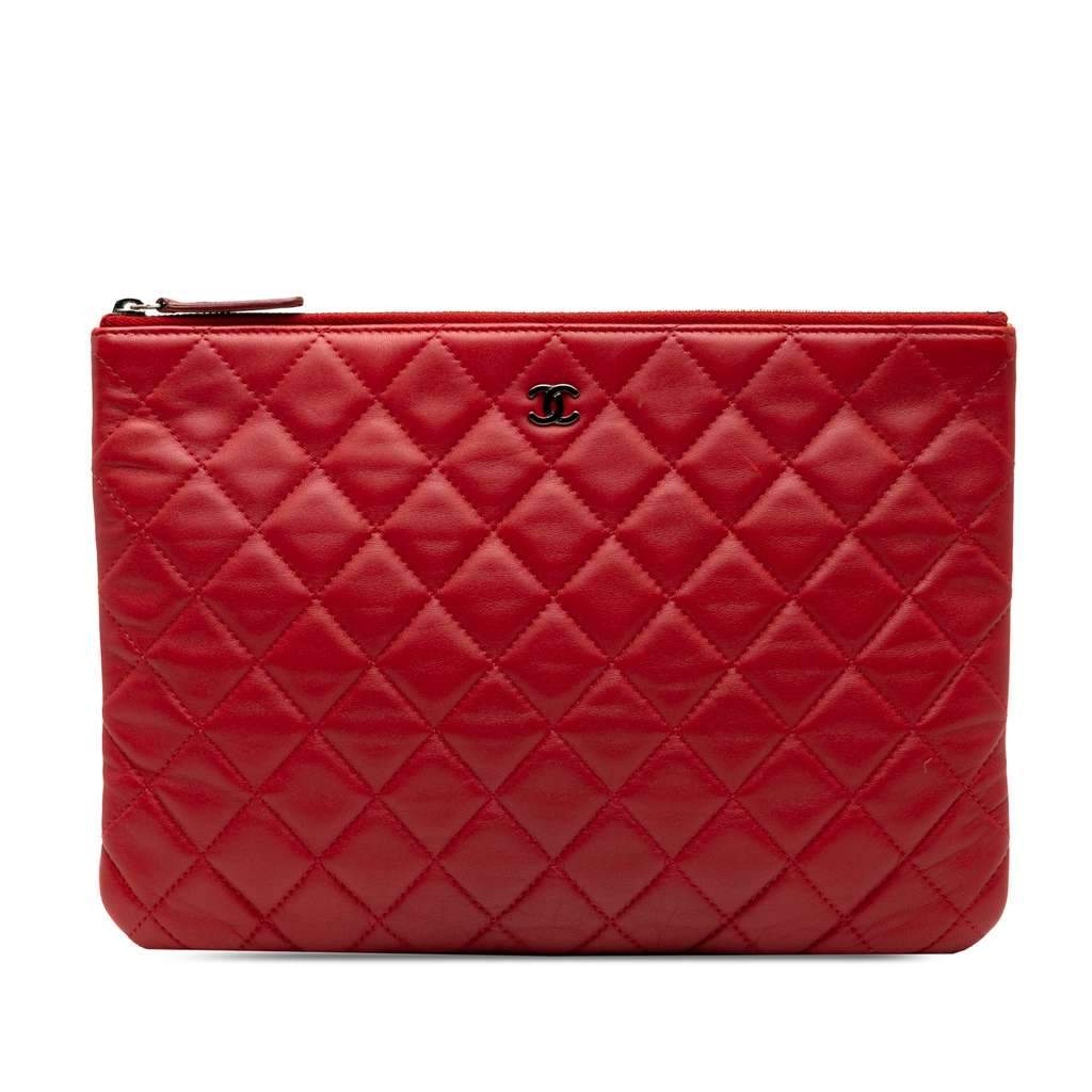 Chanel Medium Quilted Lambskin O Case Clutch Red Leather Good condition - Front View