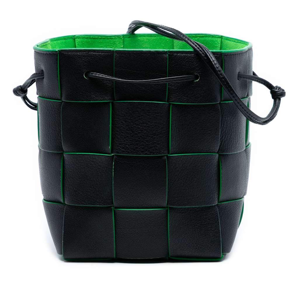 Bottega Veneta Small Nappa Maxi Intrecciato Cassette Bucket Bag Black Leather Very good - Front View