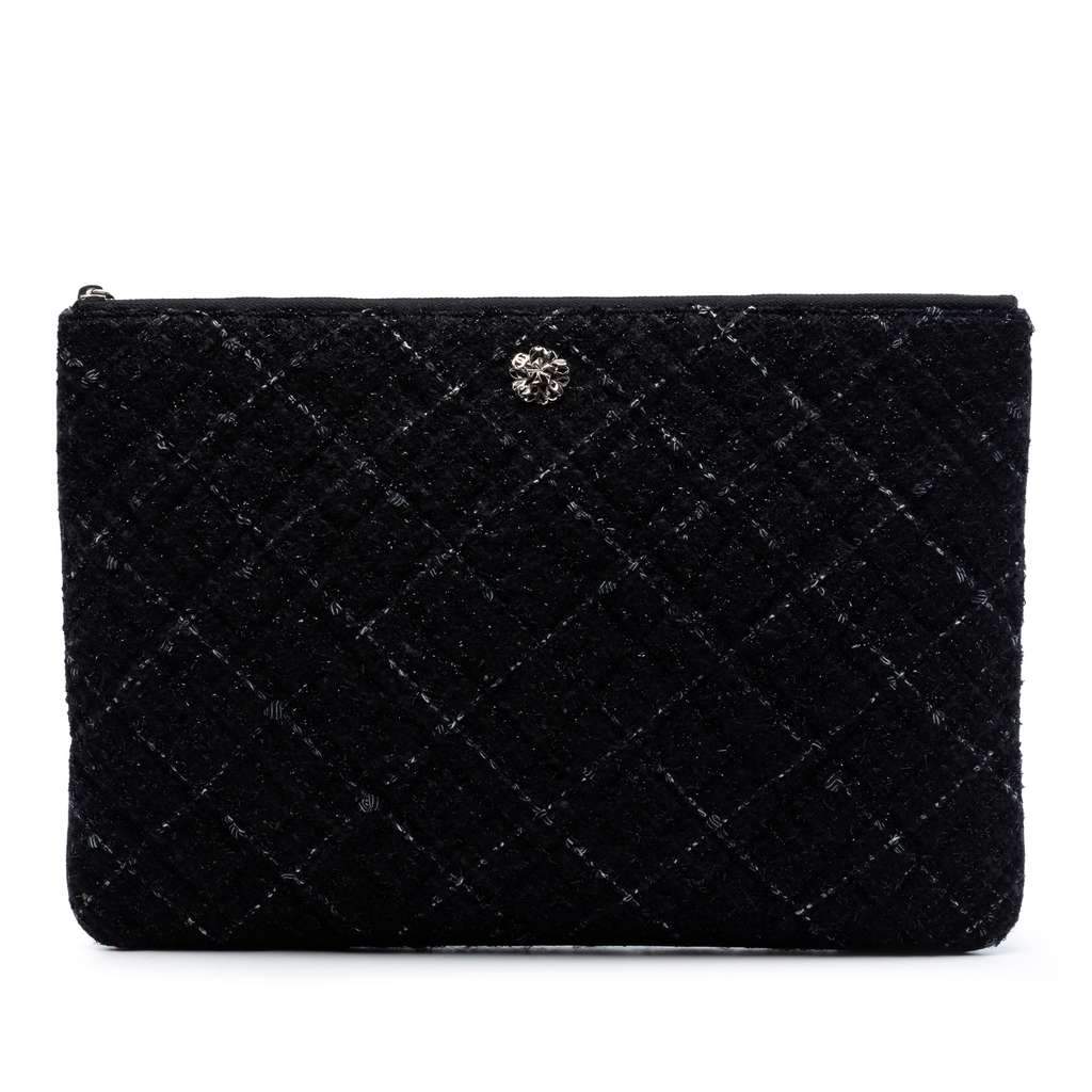 Chanel Large Quilted Tweed and Lambskin Camellia O Case Clutch Black Tweed Very good condition - Front View