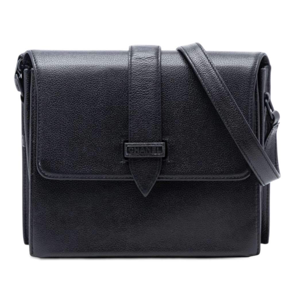 Chanel Grained Calfskin Flap Crossbody Black Leather Very good condition - Front View