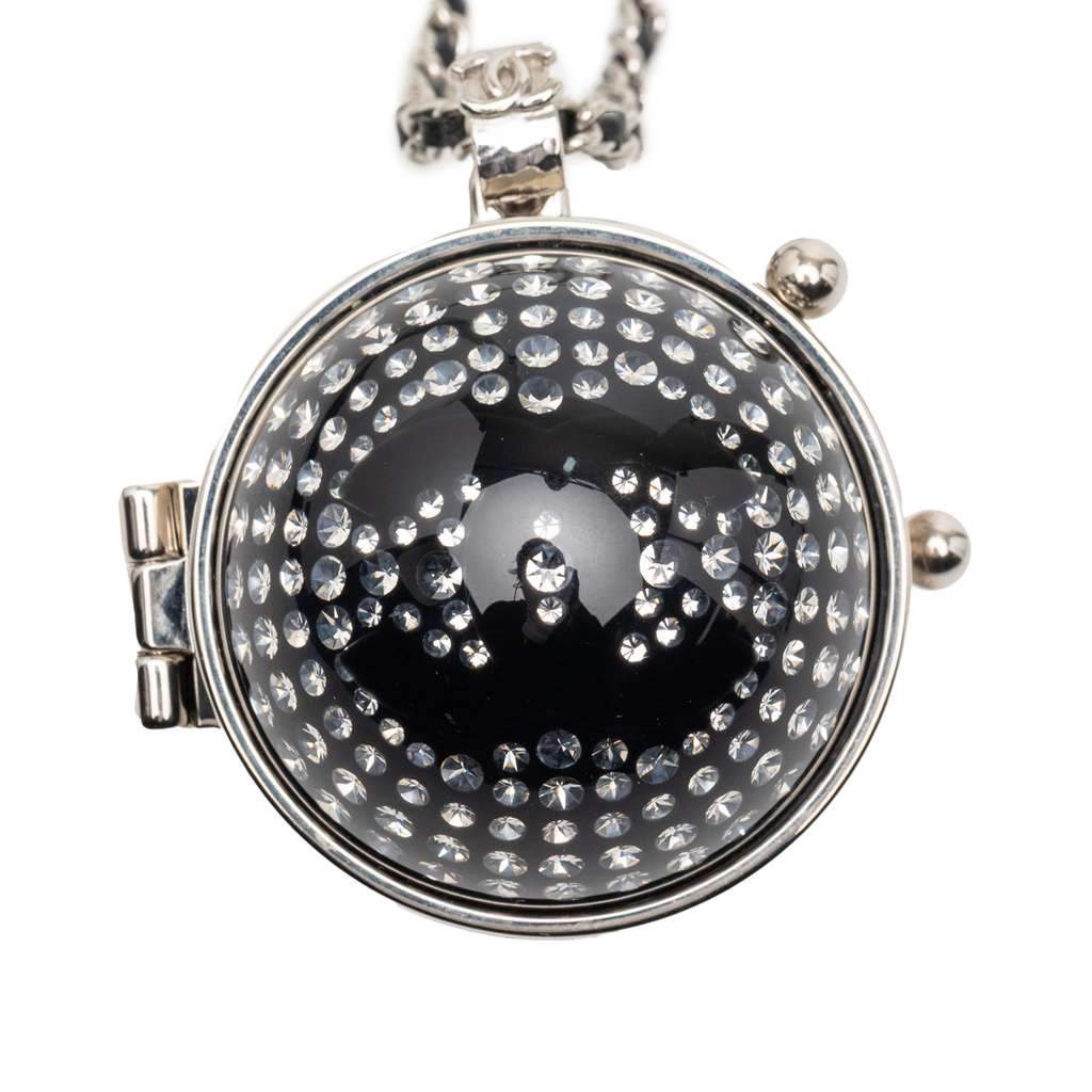 Chanel CC Silver Plated Lambskin Woven Resin Crystal Mirror Ball Pendant Necklace Silver Metal Very good condition - Front View