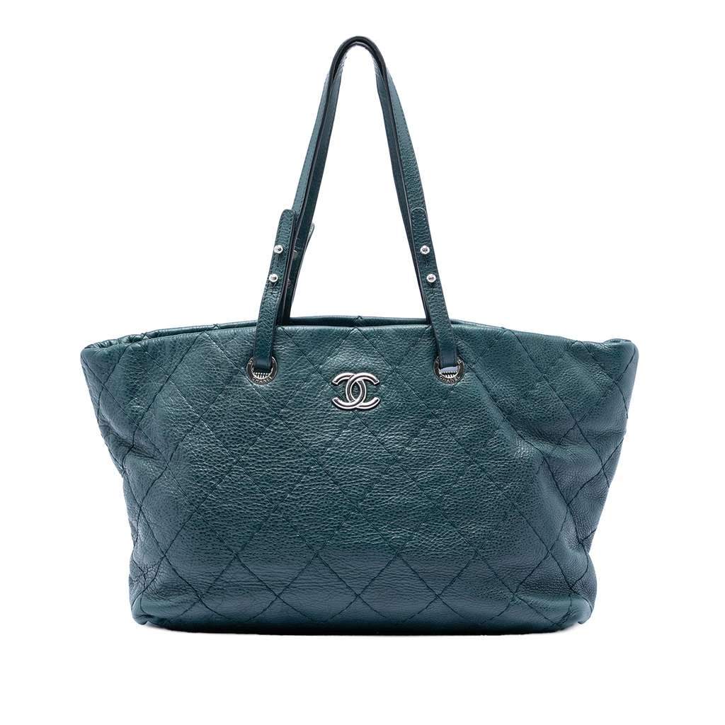 Chanel Large Glazed Calfskin On The Road Tote Green Leather Very good condition - Front View