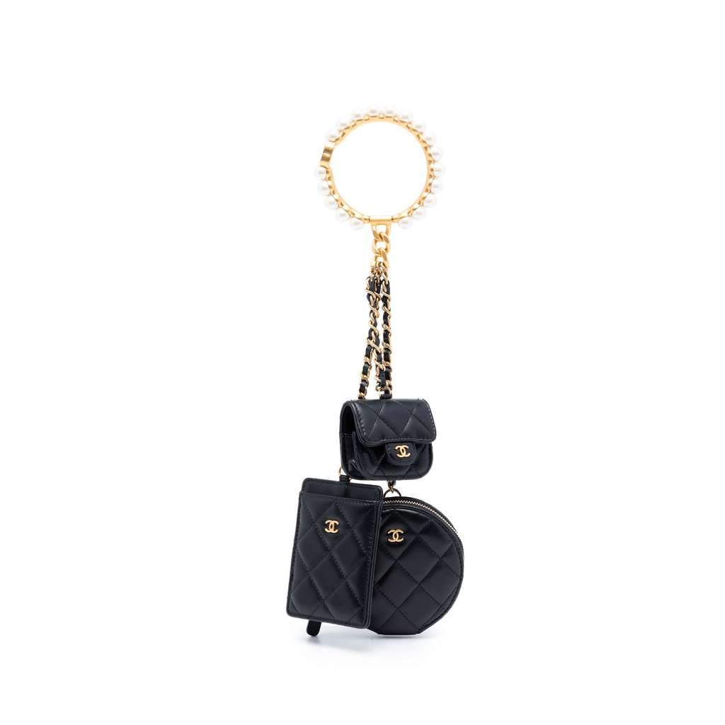 Chanel Quilted Lambskin Pearl Crown CC Wristlet Multi Pouches Black Leather Very good condition - Front View