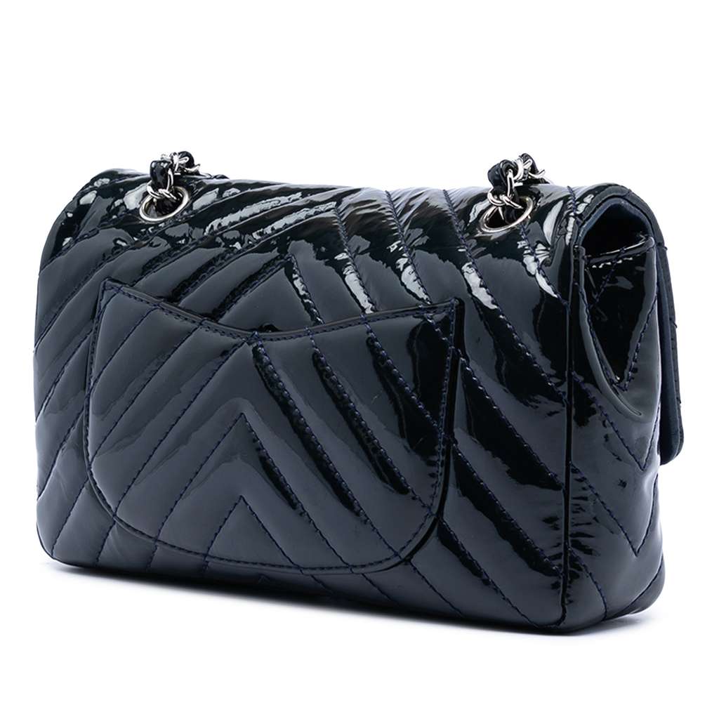Chanel Small Classic Chevron Patent Single Flap Blue Leather Very good condition - Front View